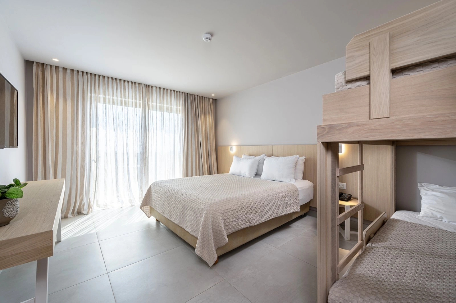 Family Con Letto A Castello